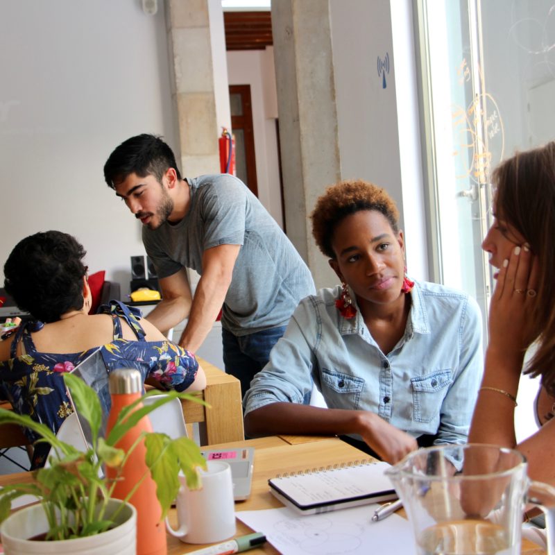 9 Surprising Reasons Employees Thrive in a Coworking Space