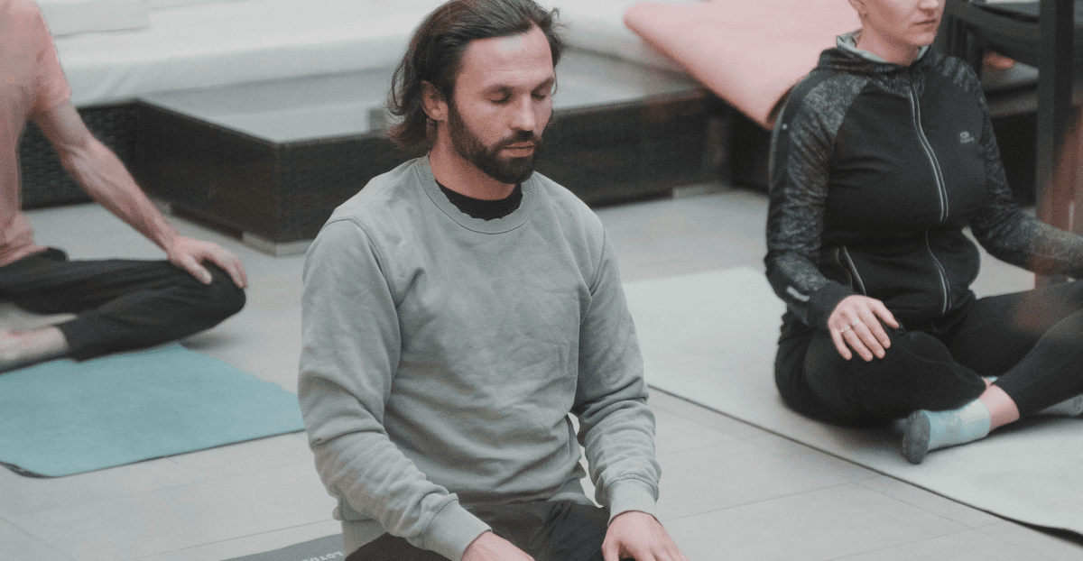 How To Meditate While Traveling, Coliving & Exploring